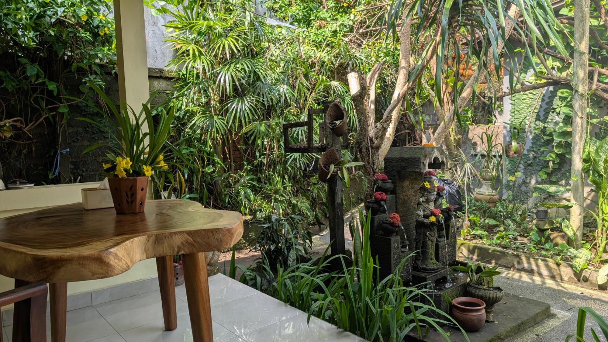 Krisda Ubud Guest House Exterior photo