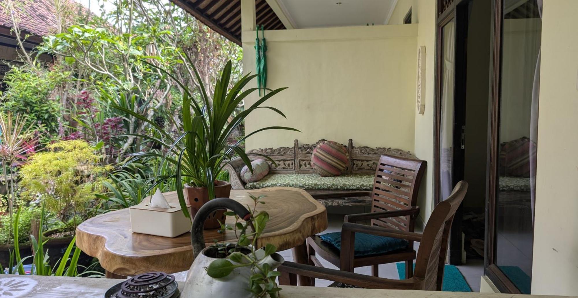 Krisda Ubud Guest House Exterior photo